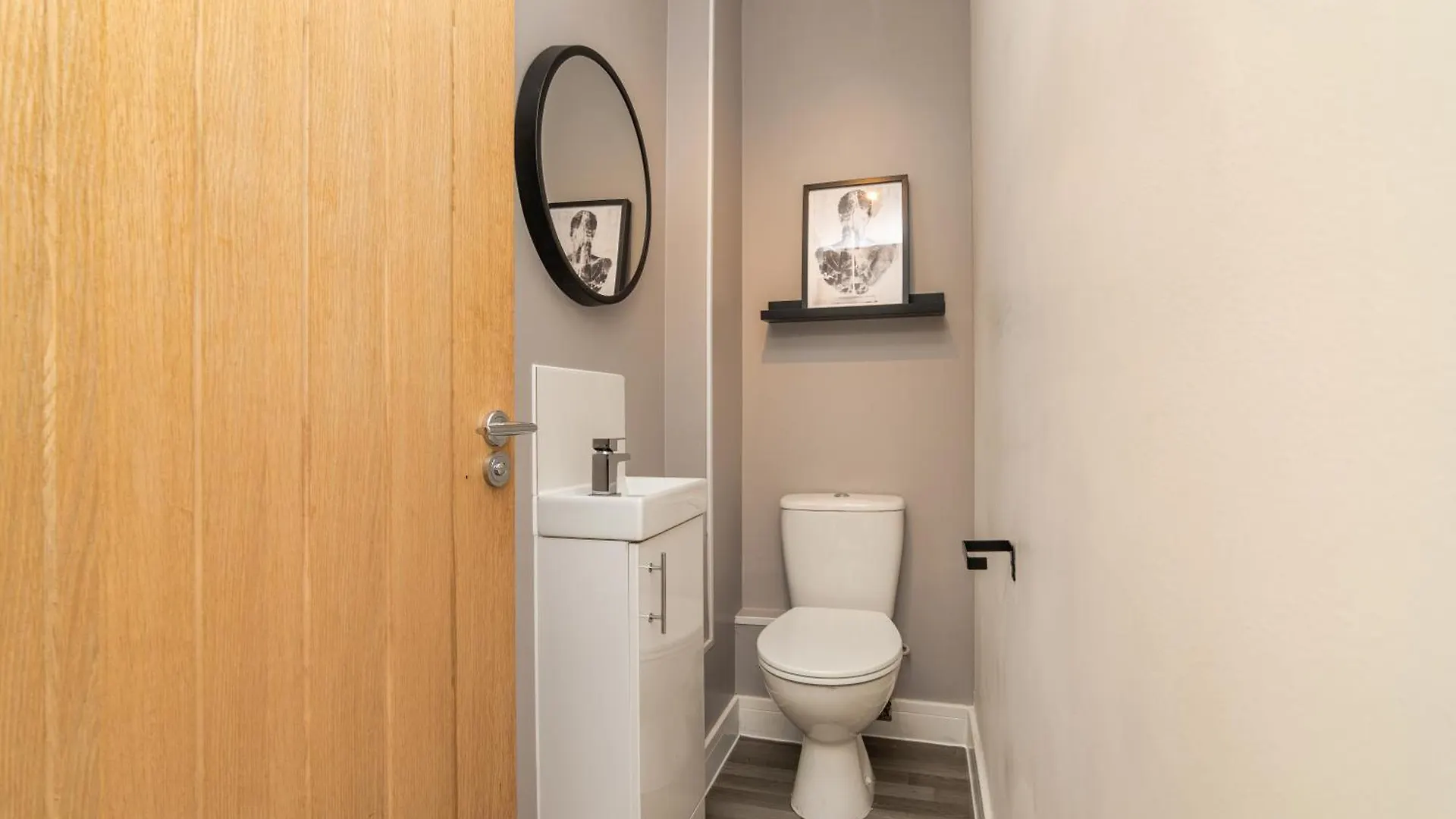 Holiday home 3 Bedroom House-Free Parking Broxburn