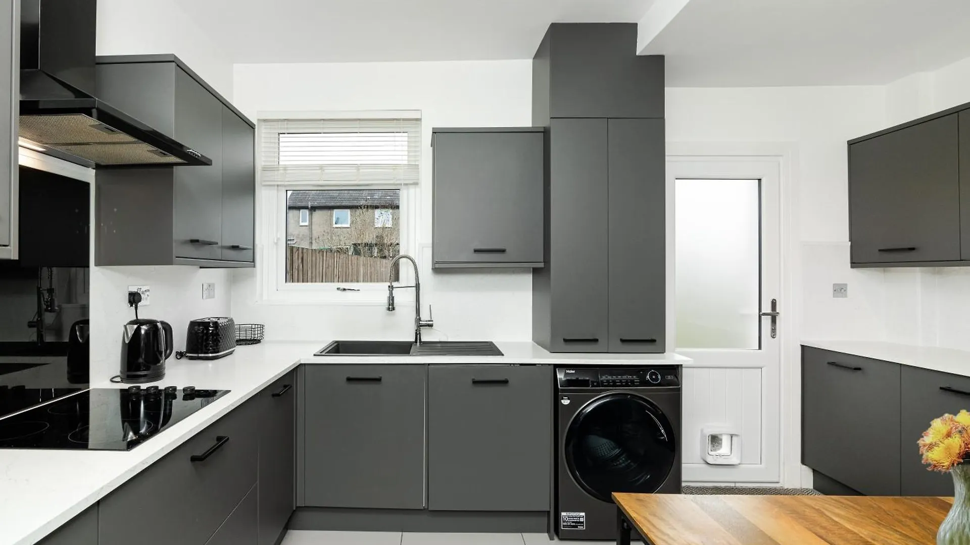 3 Bedroom House-Free Parking Broxburn United Kingdom
