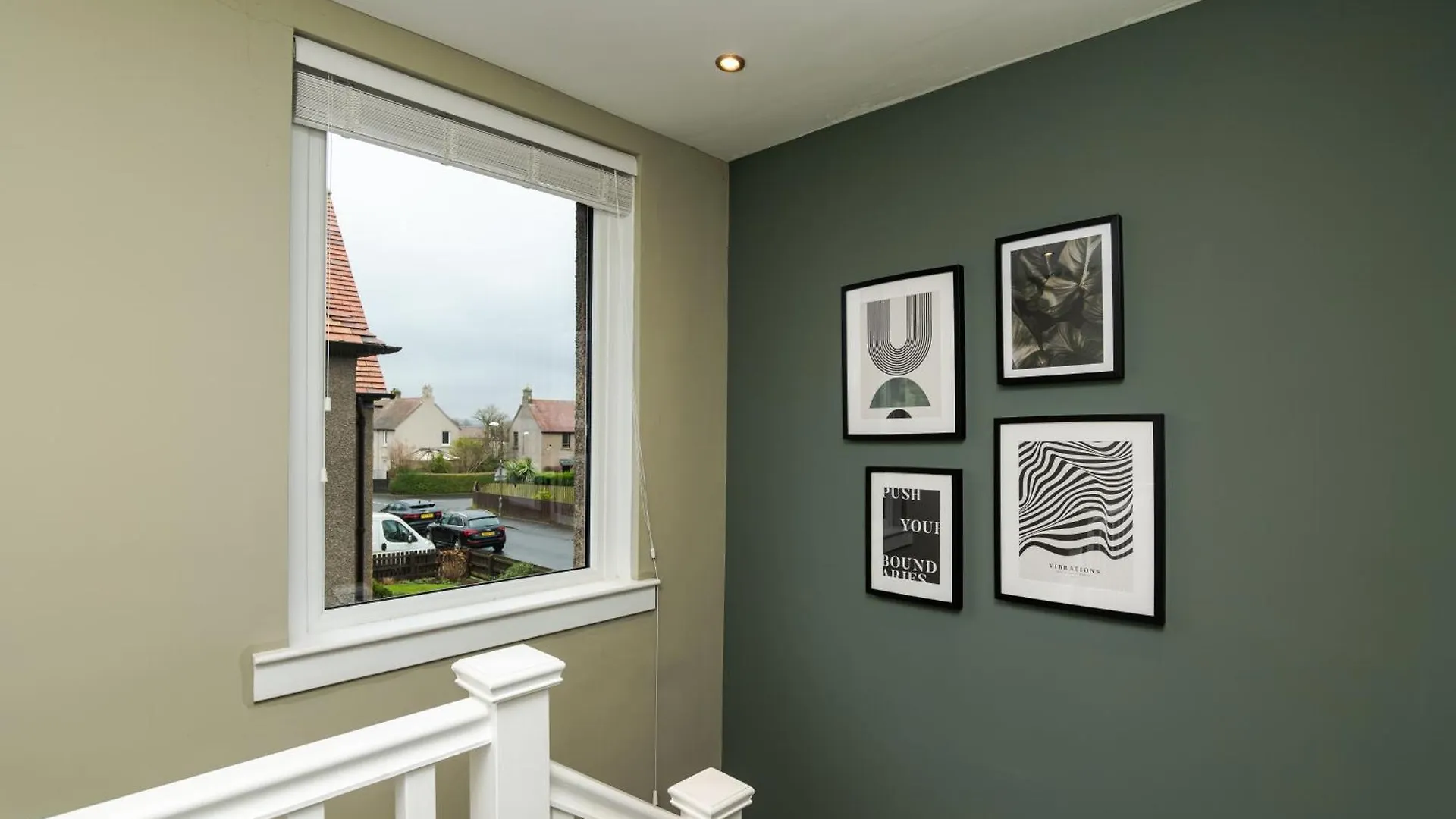3 Bedroom House-Free Parking Broxburn