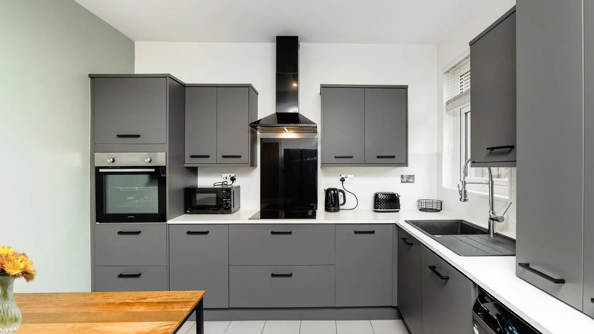 3 Bedroom House-Free Parking Broxburn