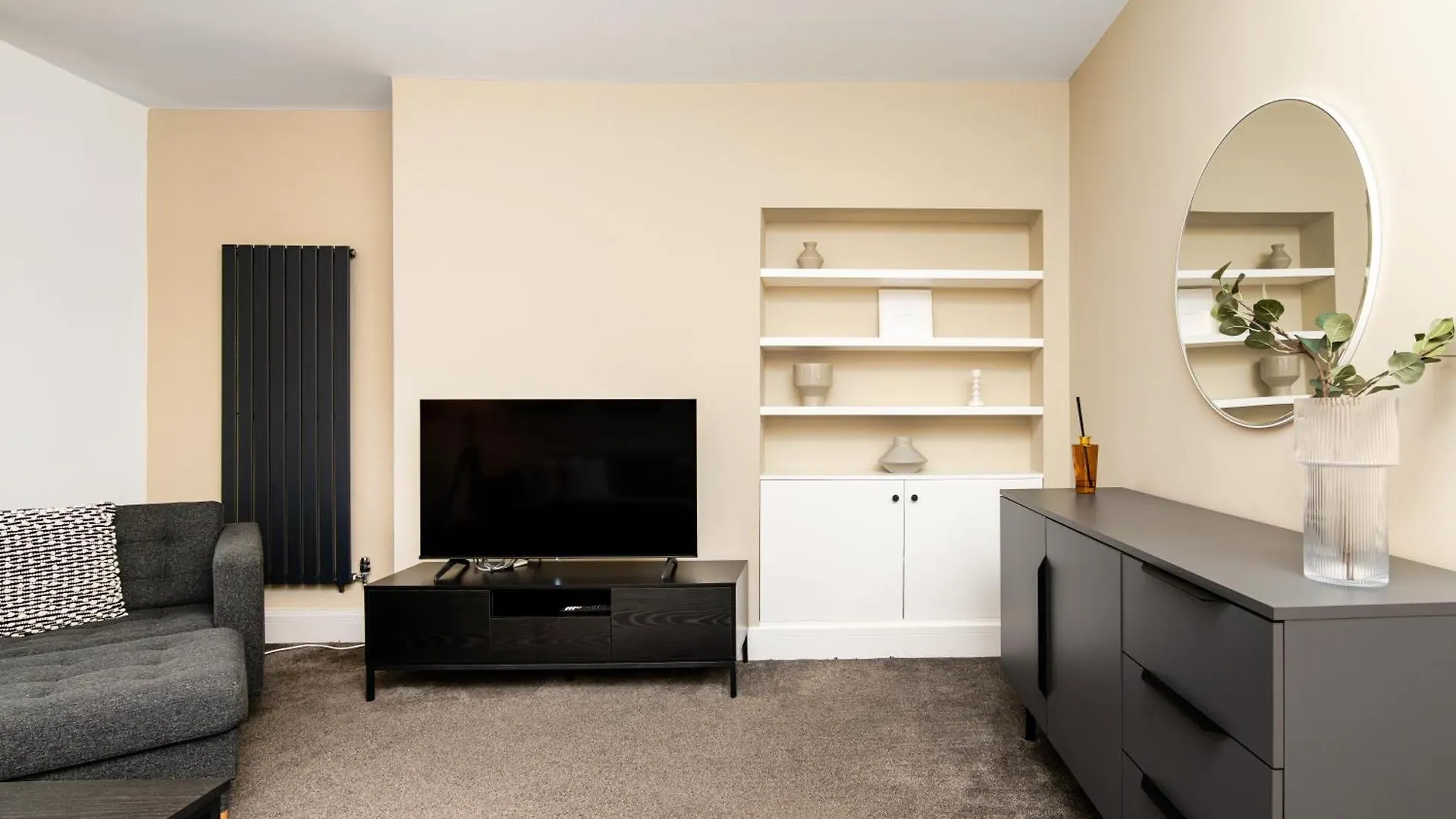 3 Bedroom House-Free Parking Broxburn